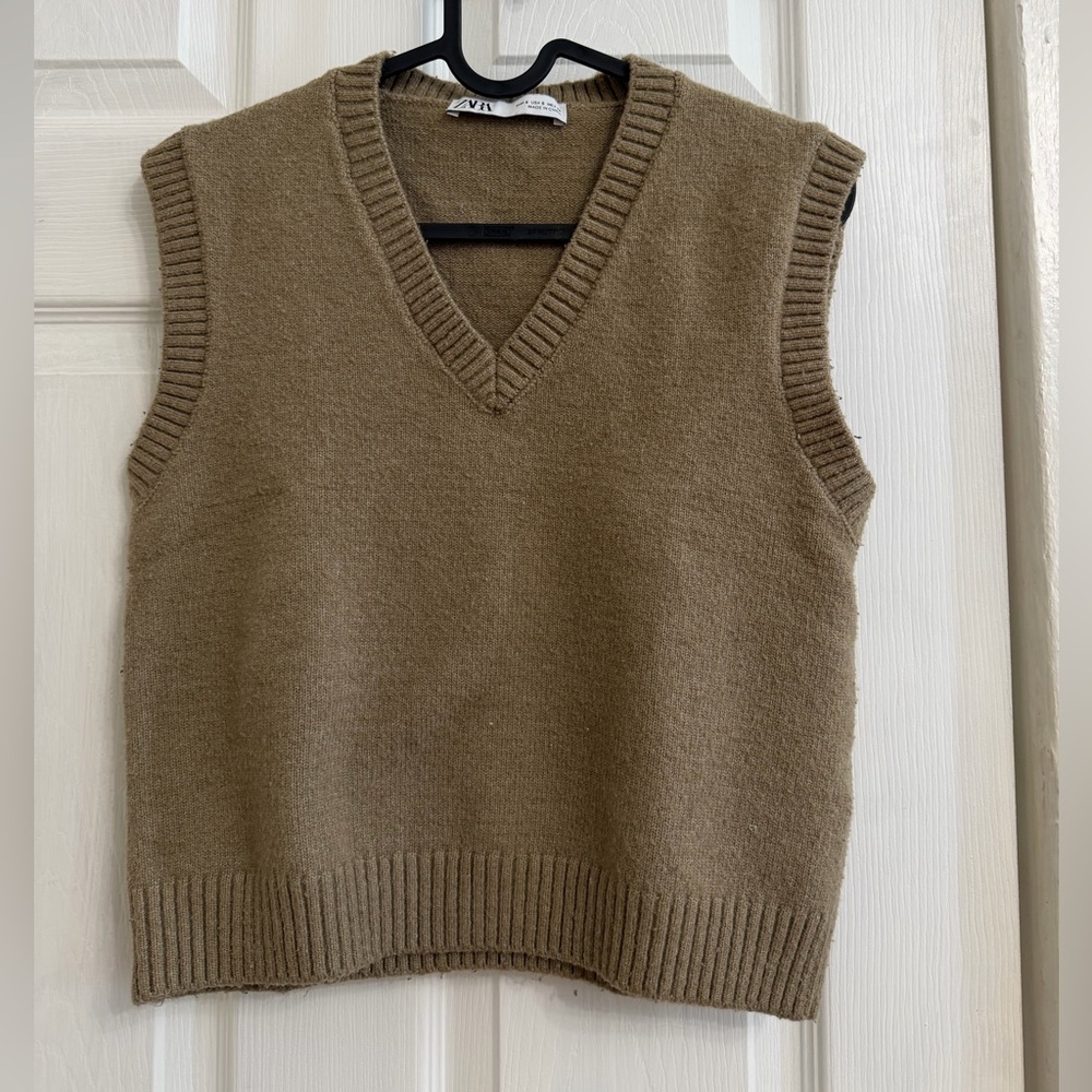 Zara Tan V-Neck Knit Sweater Vest